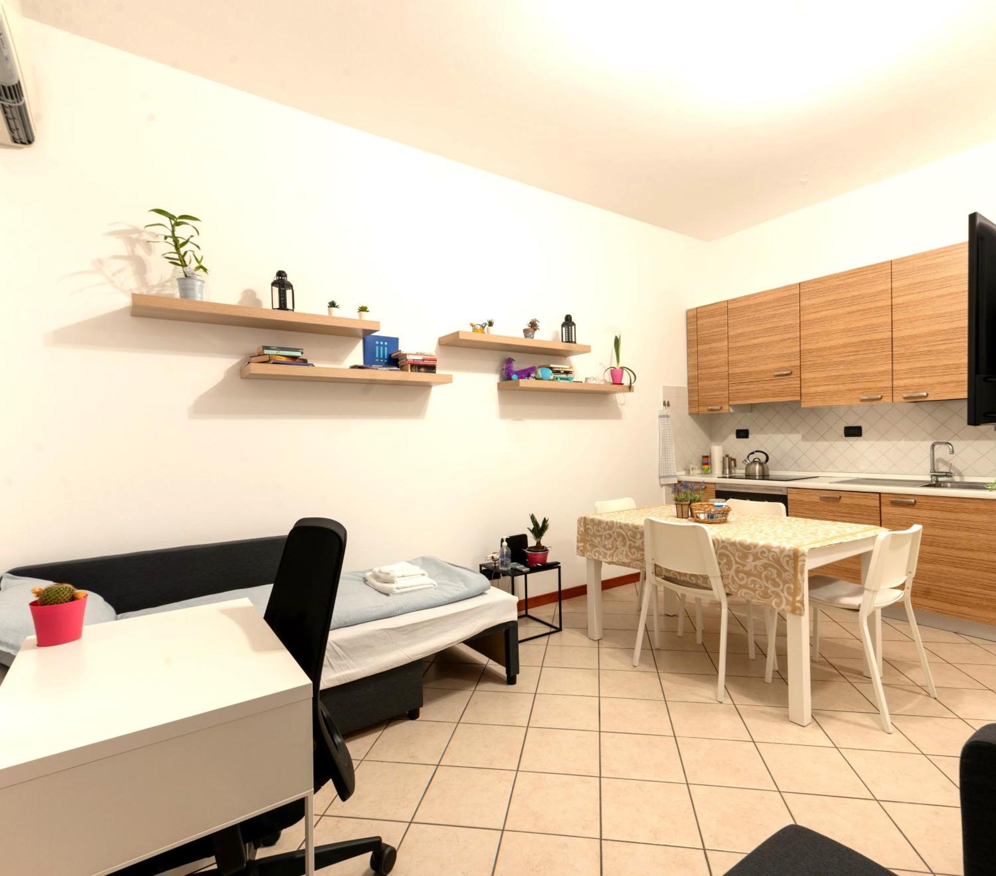 Holiday Apartment - Brescia Centro - Parcheggio Privato מראה חיצוני תמונה