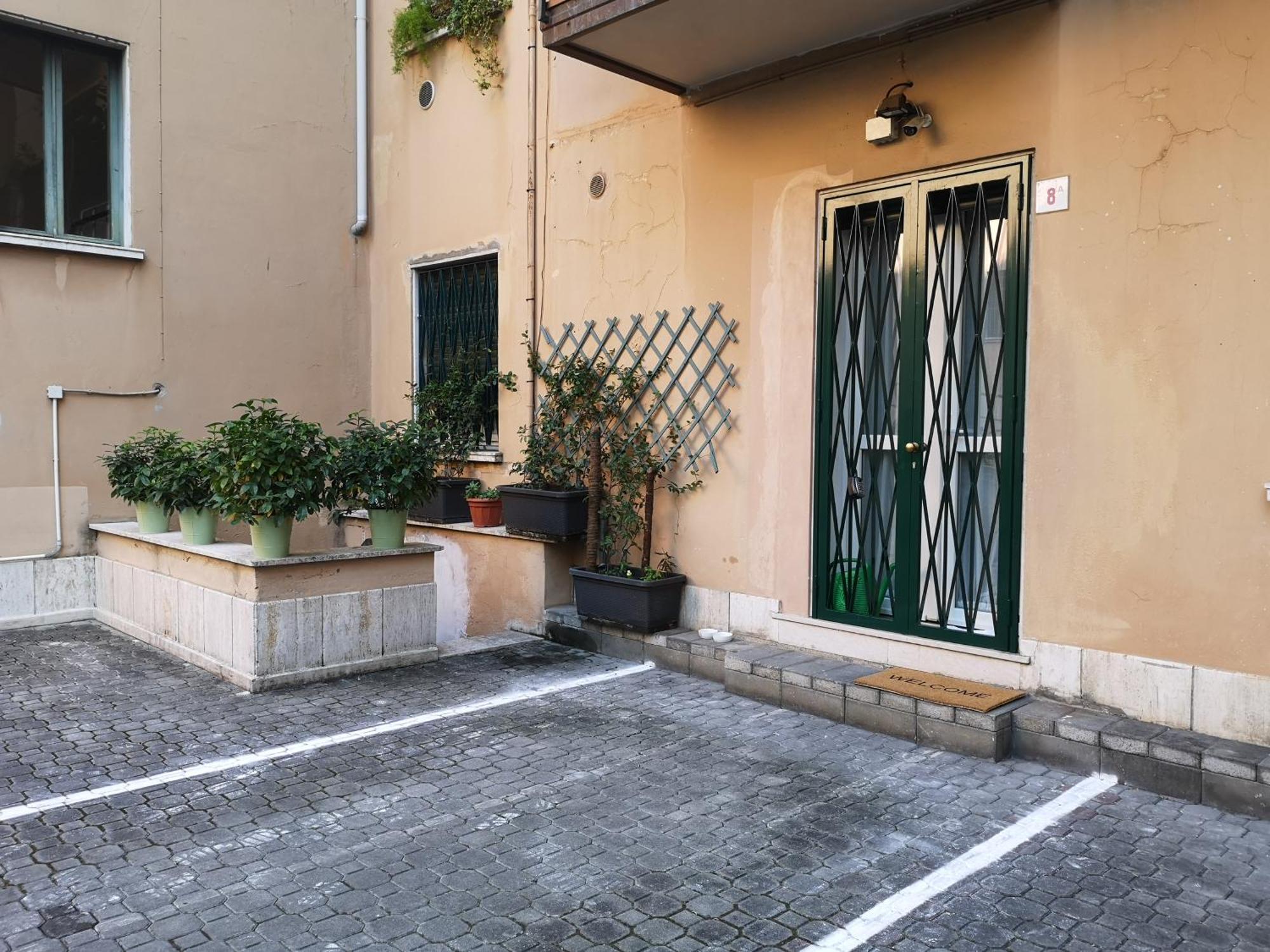 Holiday Apartment - Brescia Centro - Parcheggio Privato מראה חיצוני תמונה