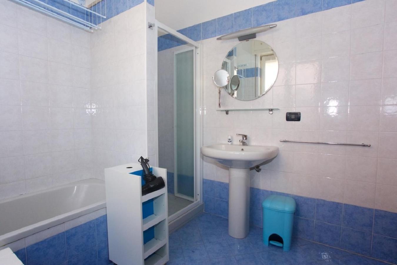 Holiday Apartment - Brescia Centro - Parcheggio Privato מראה חיצוני תמונה
